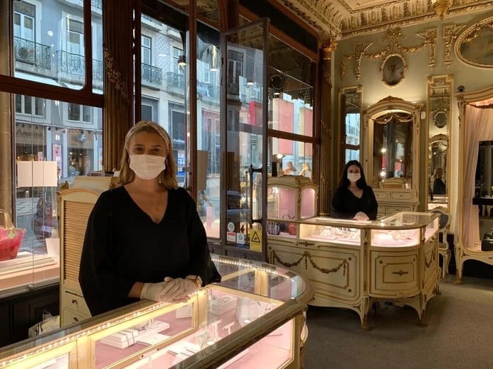 TOUS prepares the reopening of its 37 stores in Portugal with new measures to guarantee the safety of customers and their workers