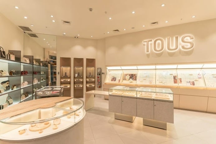 TOUS celebra dos décadas en Chile con la apertura de su mayor tienda en el país
